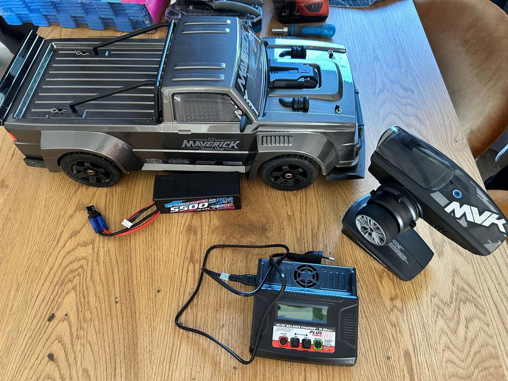 Snelle RC Truck 1/8 - 90 km/u - Maverick, Hobby en Vrije tijd, Modelbouw | Auto's en Voertuigen, Ophalen, Auto, Groter dan 1:32