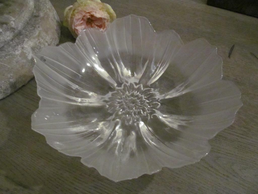 Mats Jonassen Anemoon Schaal Sweden Kristal Grote Maat, Huis en Inrichting, Keuken | Servies, Ophalen of Verzenden, Overige stijlen