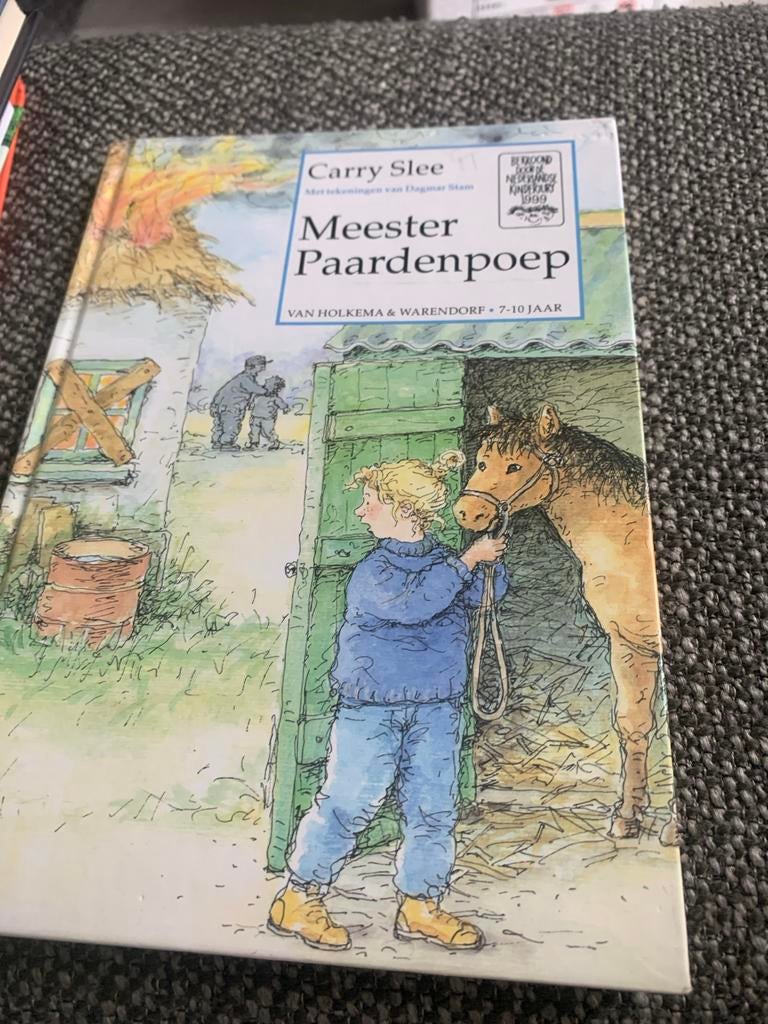 Meester Paardenpoep - Carry Slee (Kinderboek), Ophalen of Verzenden, Gelezen, Fictie algemeen