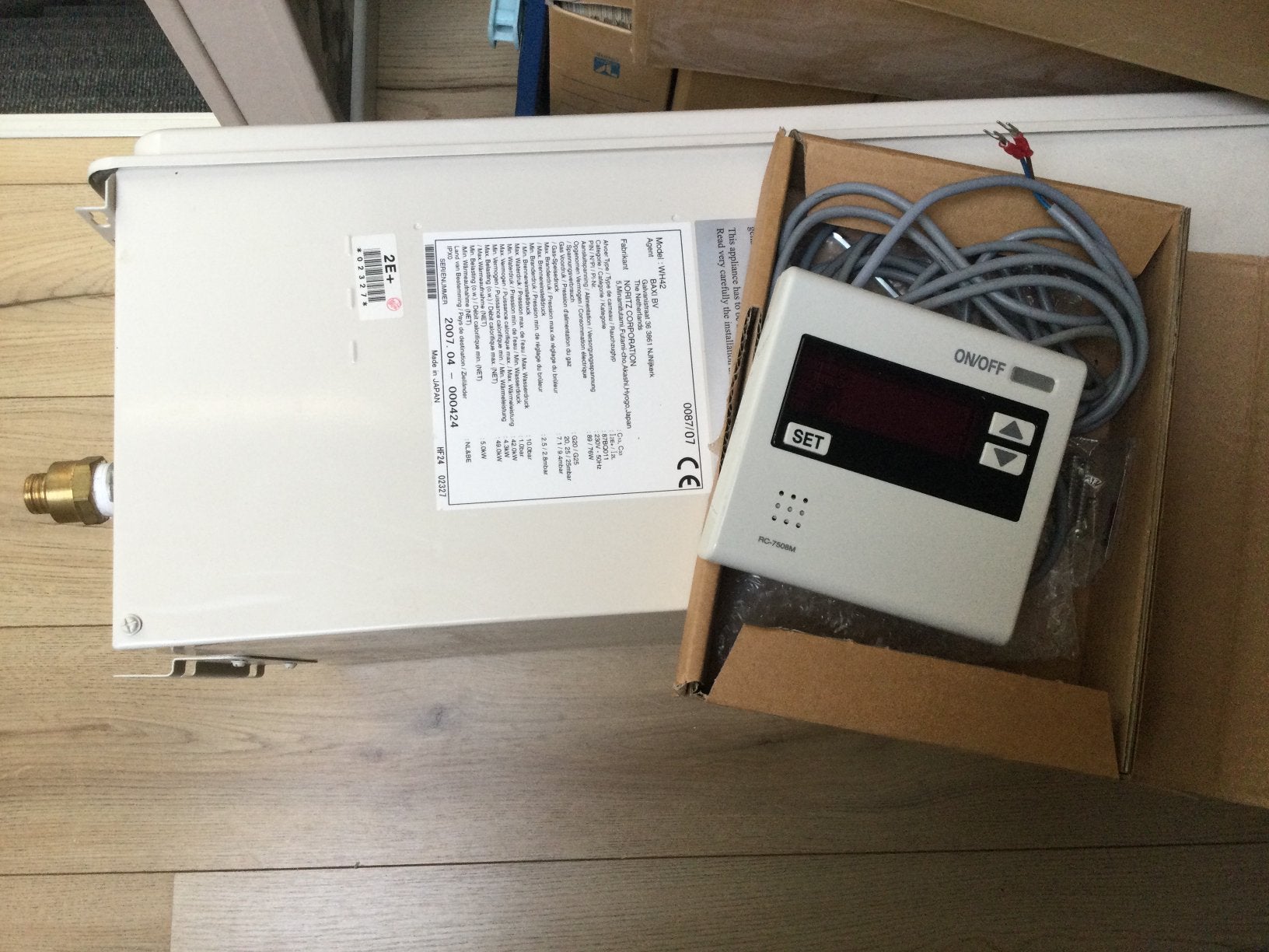 Sentry WH 42 warmwater-doorstroomtoestel, Ophalen, Gebruikt, Aardgas, Boiler