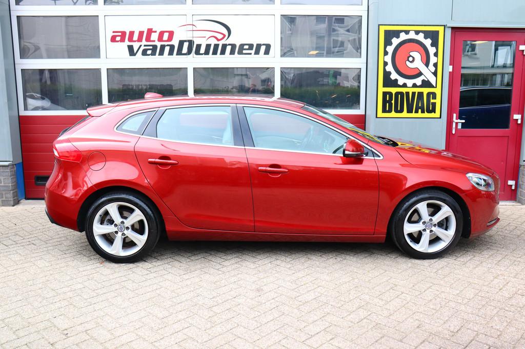 Volvo V40 1.6 T3 Summum O.a: Afn. Haak, Stoelverw, Leder, Na, Voorwielaandrijving, Gebruikt, Huisgarantie, 4 cilinders