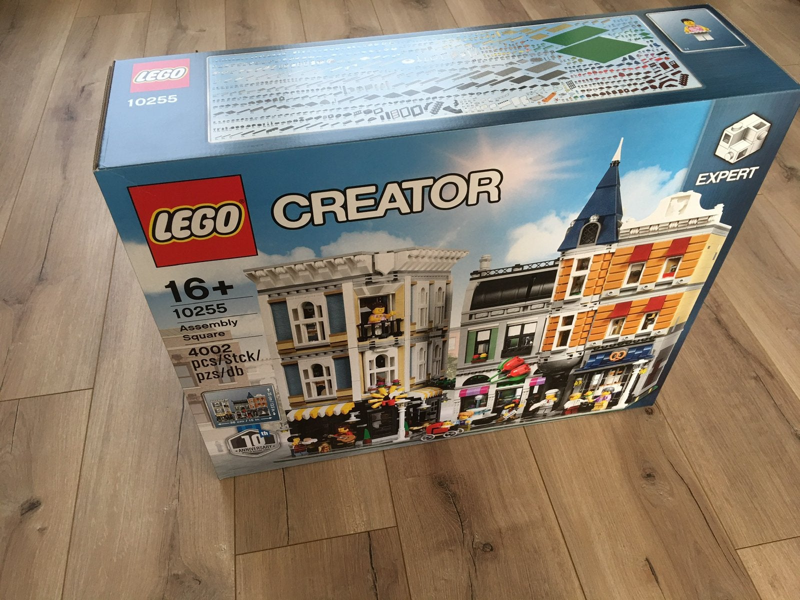 *NIEUW* Lego Icons 10255 - Assembly Square / Gebouwenset, Kinderen en Baby's, Speelgoed | Duplo en Lego, Lego, Nieuw, Ophalen of Verzenden