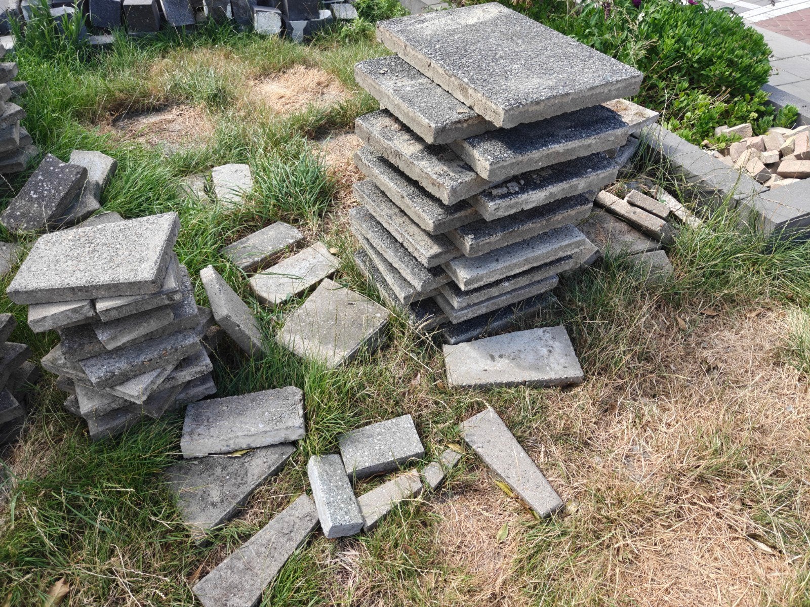 Gratis Stapelblokken en tegels, Ophalen, Gebruikt, Beton, Terrastegels