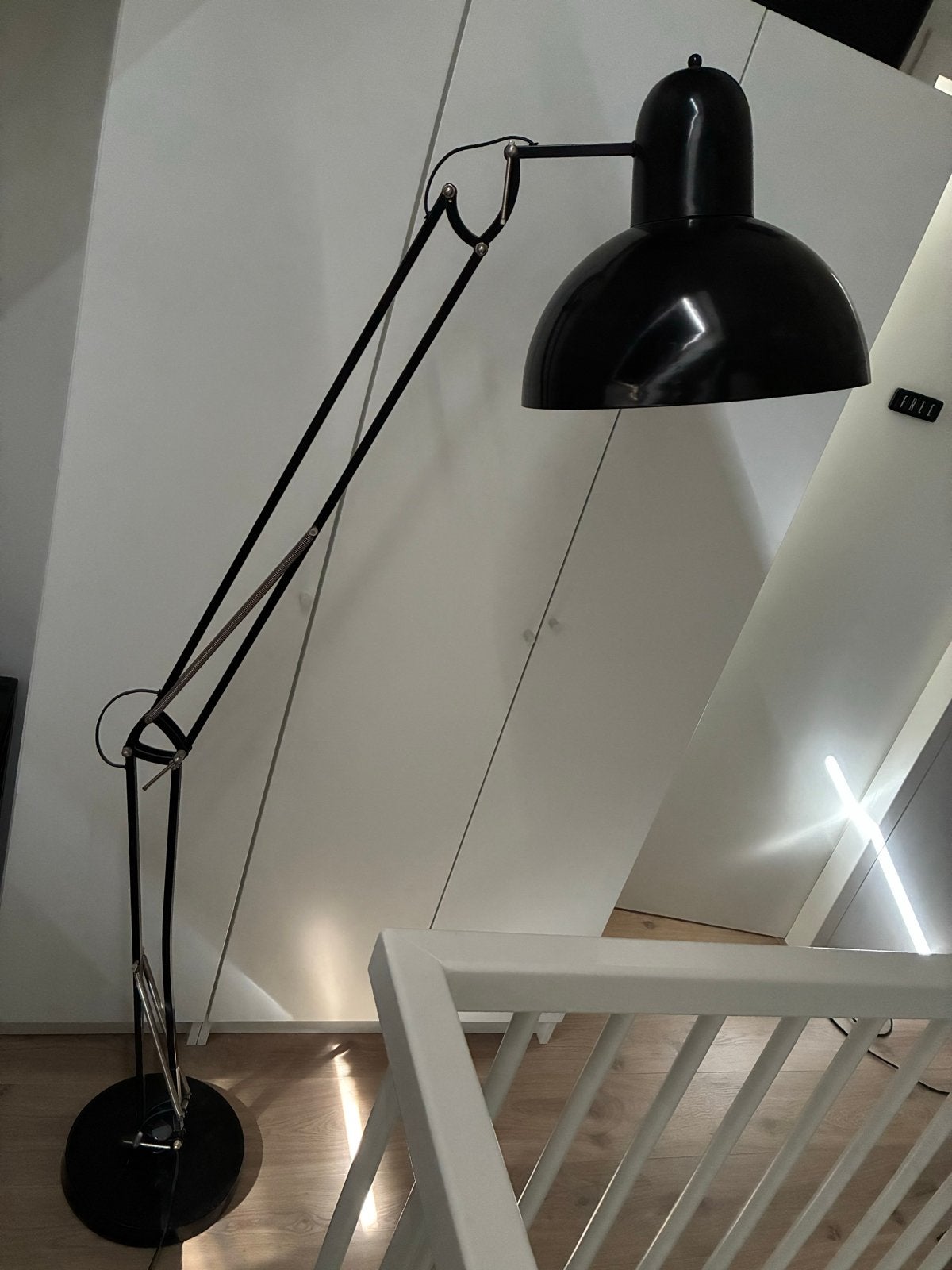 Zwarte staande lamp, Ophalen, E27 (groot), Zo goed als nieuw, Metaal