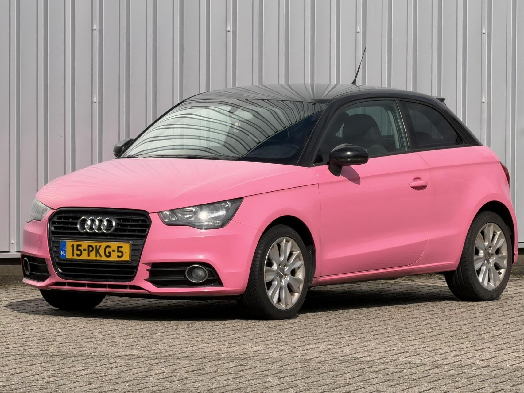 Audi A1 1.2 TFSI roze s-line inruil mogelijk, Voorwielaandrijving, 86 pk, 4 cilinders, 4 stoelen