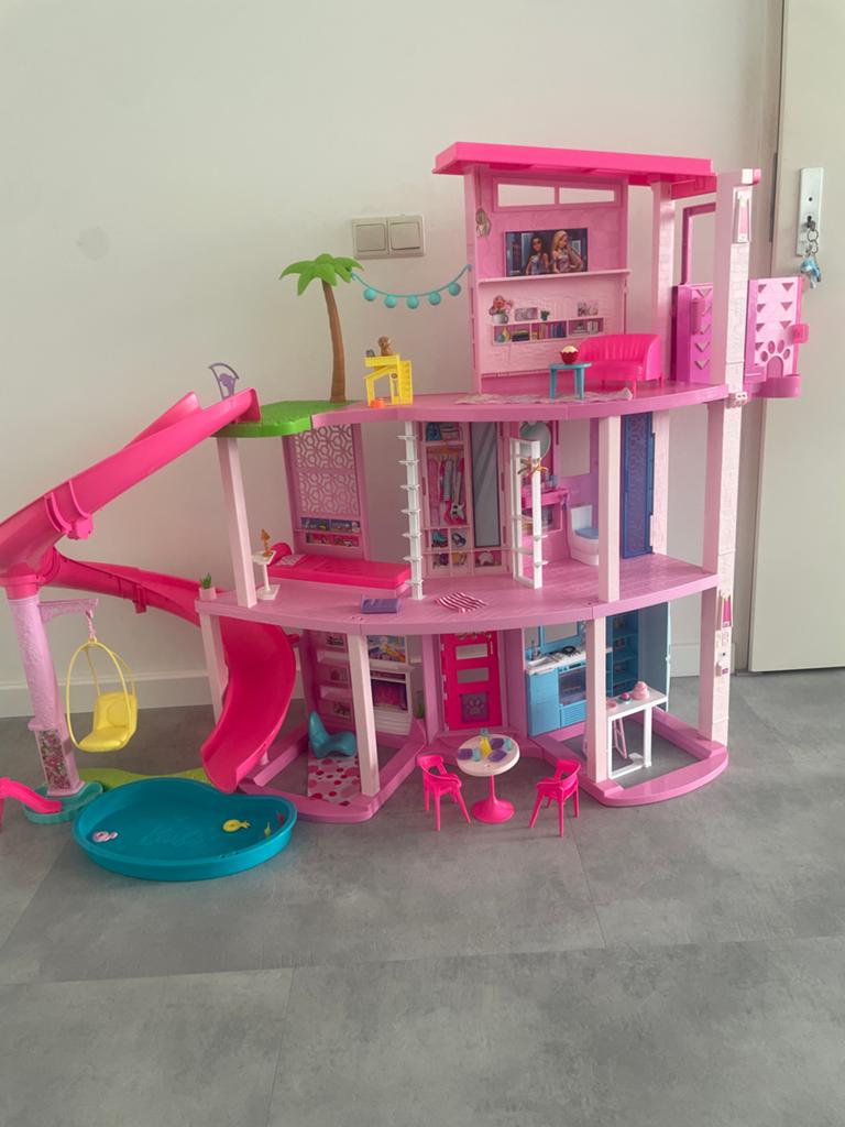 Barbie Droomhuis met glijbaan en zwembad, Ophalen, Zo goed als nieuw