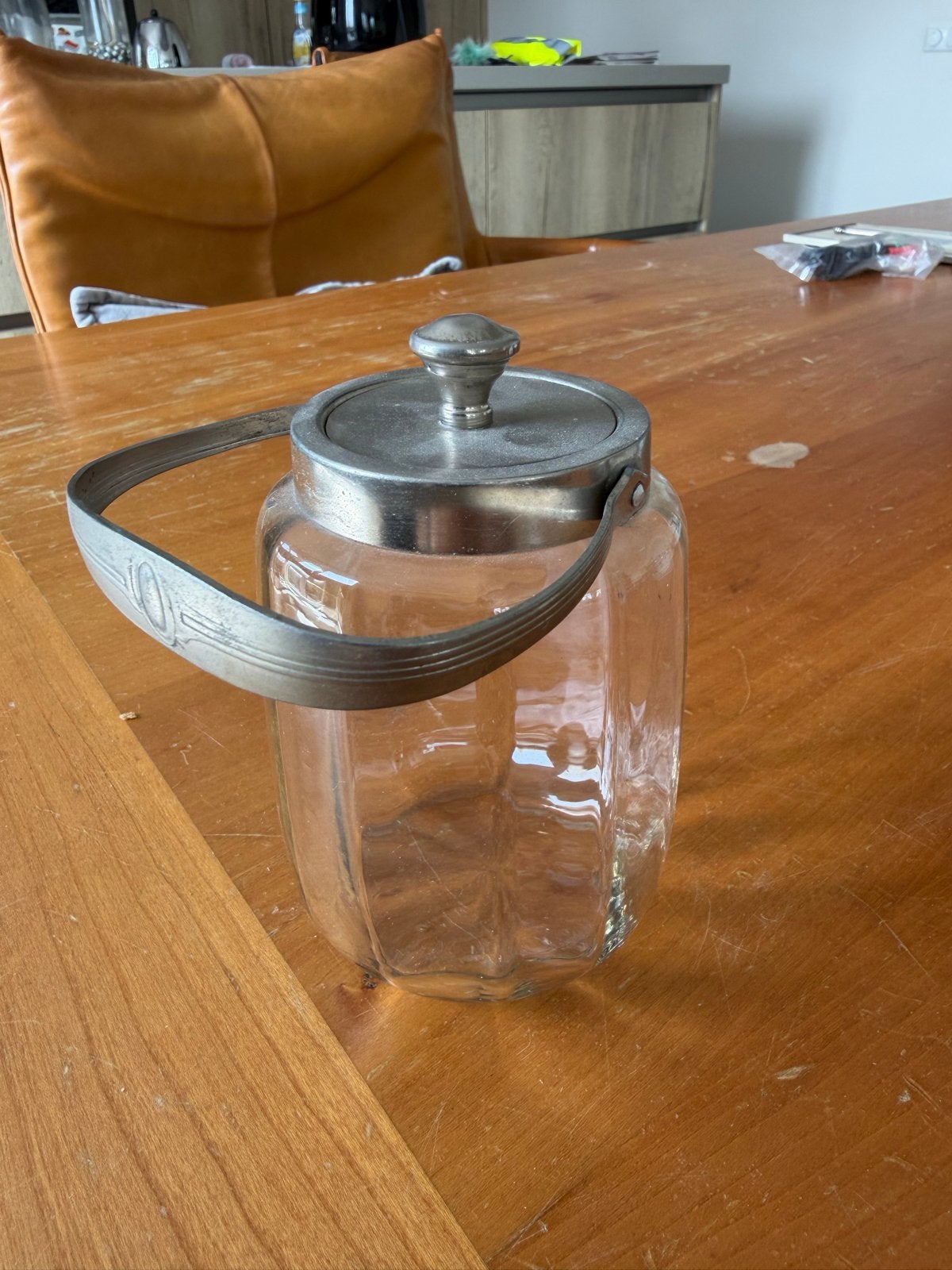 Vintage glazen pot met metalen handvat en deksel, Ophalen