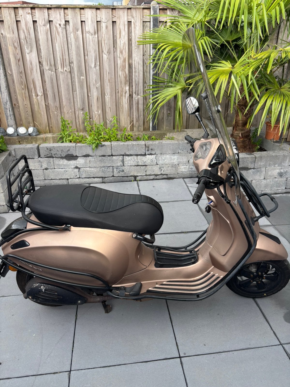 Vespa, Fietsen en Brommers, Scooters | Vespa, Ophalen, Zo goed als nieuw, Benzine