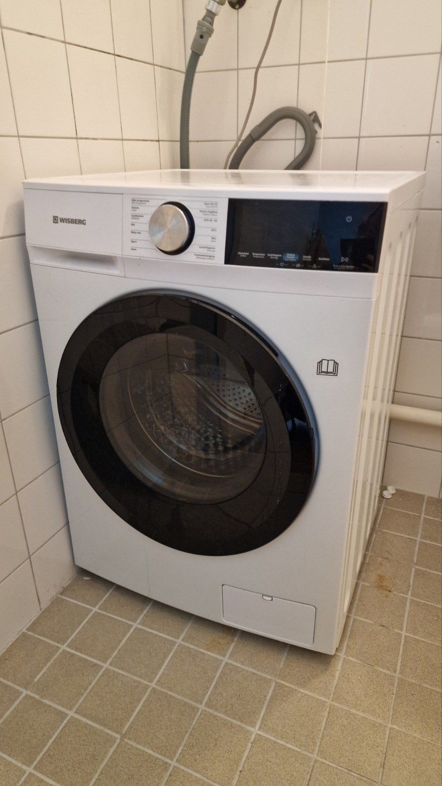 Wasmachine Wisberg WBWM1400A9AWNB, Witgoed en Apparatuur, Ophalen, 1200 tot 1600 toeren, Gebruikt, 8 tot 10 kg