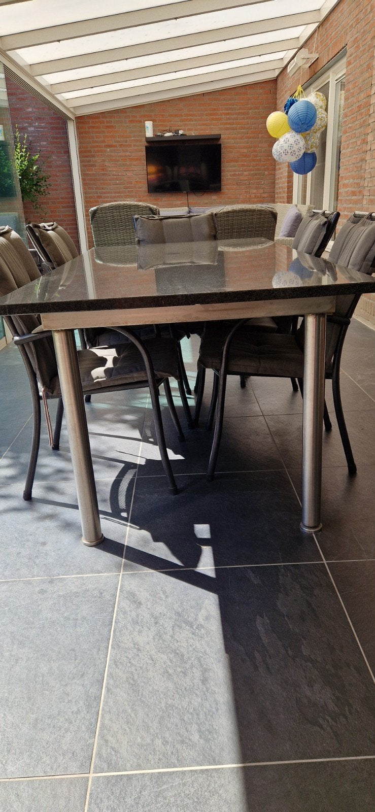 Moderne eettafel met granieten blad en metalen poten, Ophalen, Gebruikt, Overige materialen, 50 tot 100 cm