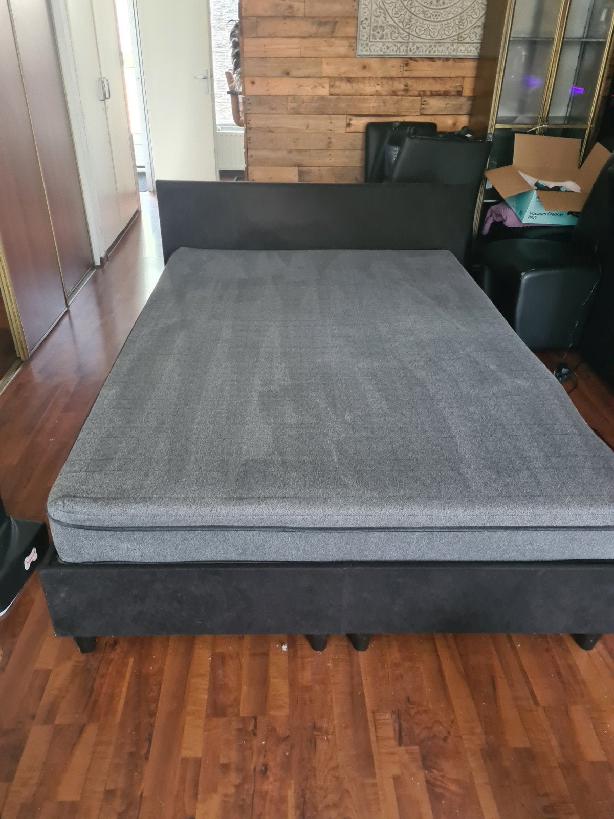 Tweepersoonsbed met matras - Zo goed als nieuw, Huis en Inrichting, Slaapkamer | Bedden, Ophalen, Zwart, Tweepersoons, 140 cm
