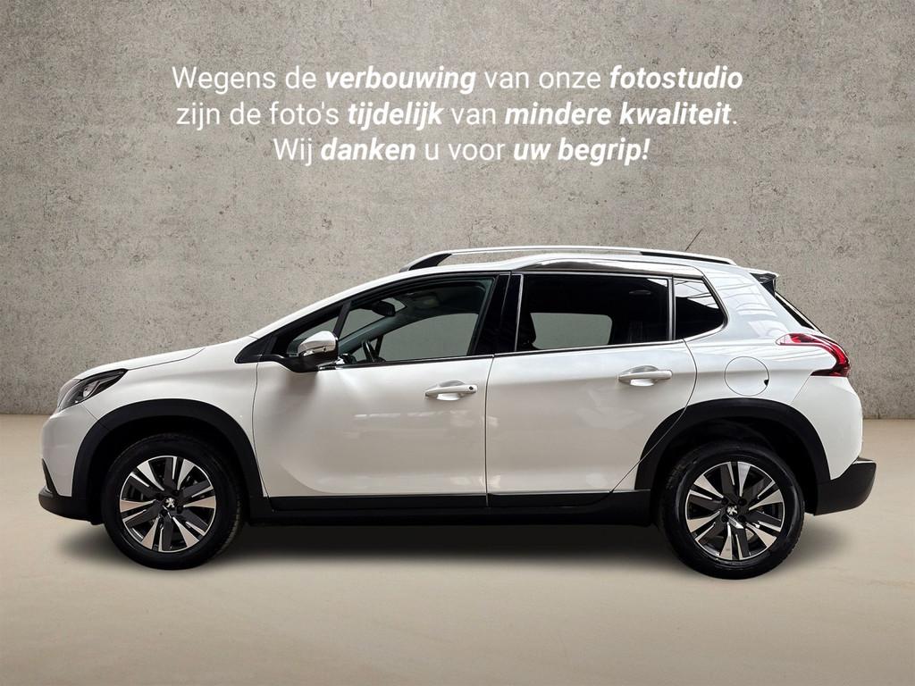 Peugeot 2008 1.2 PureTech Allure Automaat (APPLE CARPLAY, LO, 12 maanden, 1199 cc, Leder en Stof, Wit
