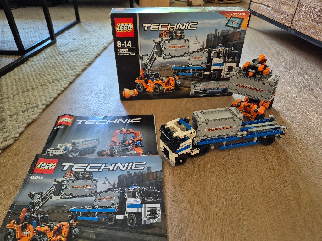 Lego Technic 42062 container transport, Compleet, Lego, Ophalen of Verzenden, Zo goed als nieuw