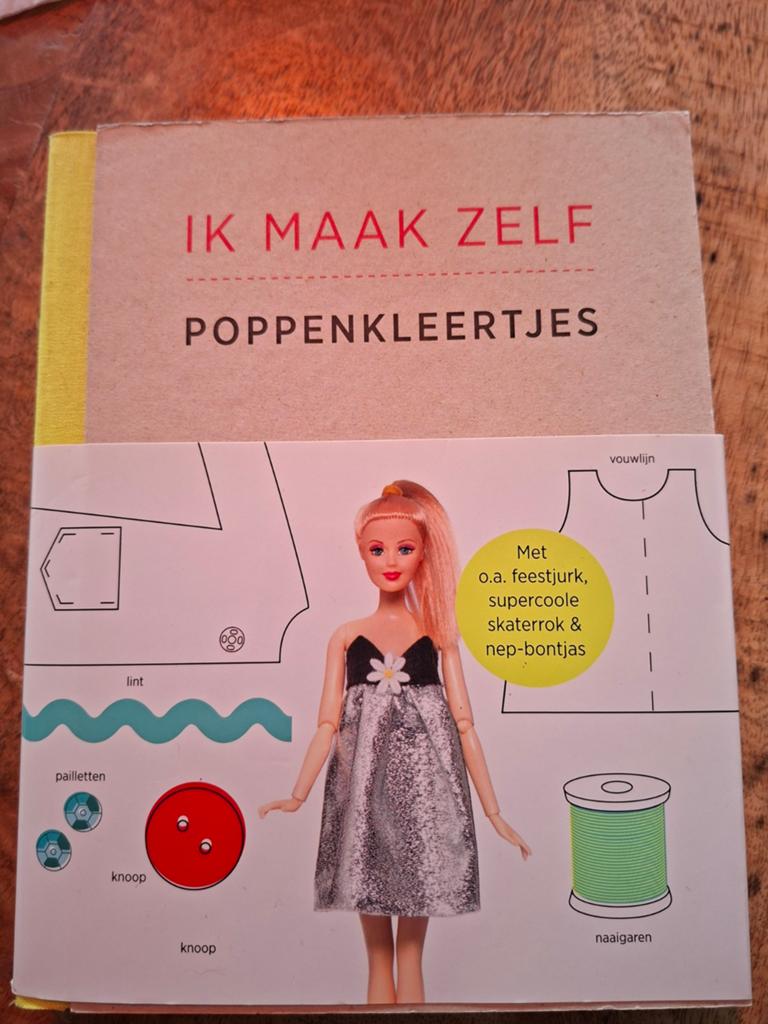 Ik maak zelf poppenkleertjes, Ophalen of Verzenden, Zo goed als nieuw, Non-fictie