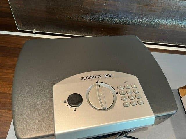 Camping kluis HABA voor veilig opbergen van bijv Ipad, Ophalen of Verzenden, Zo goed als nieuw