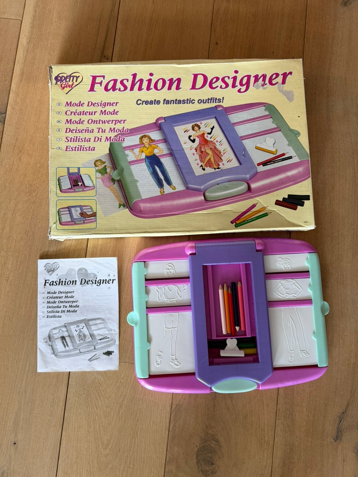 Pretty Girl Fashion Designer mode tekenset retro 90s, Ophalen of Verzenden, Gebruikt, Overige typen