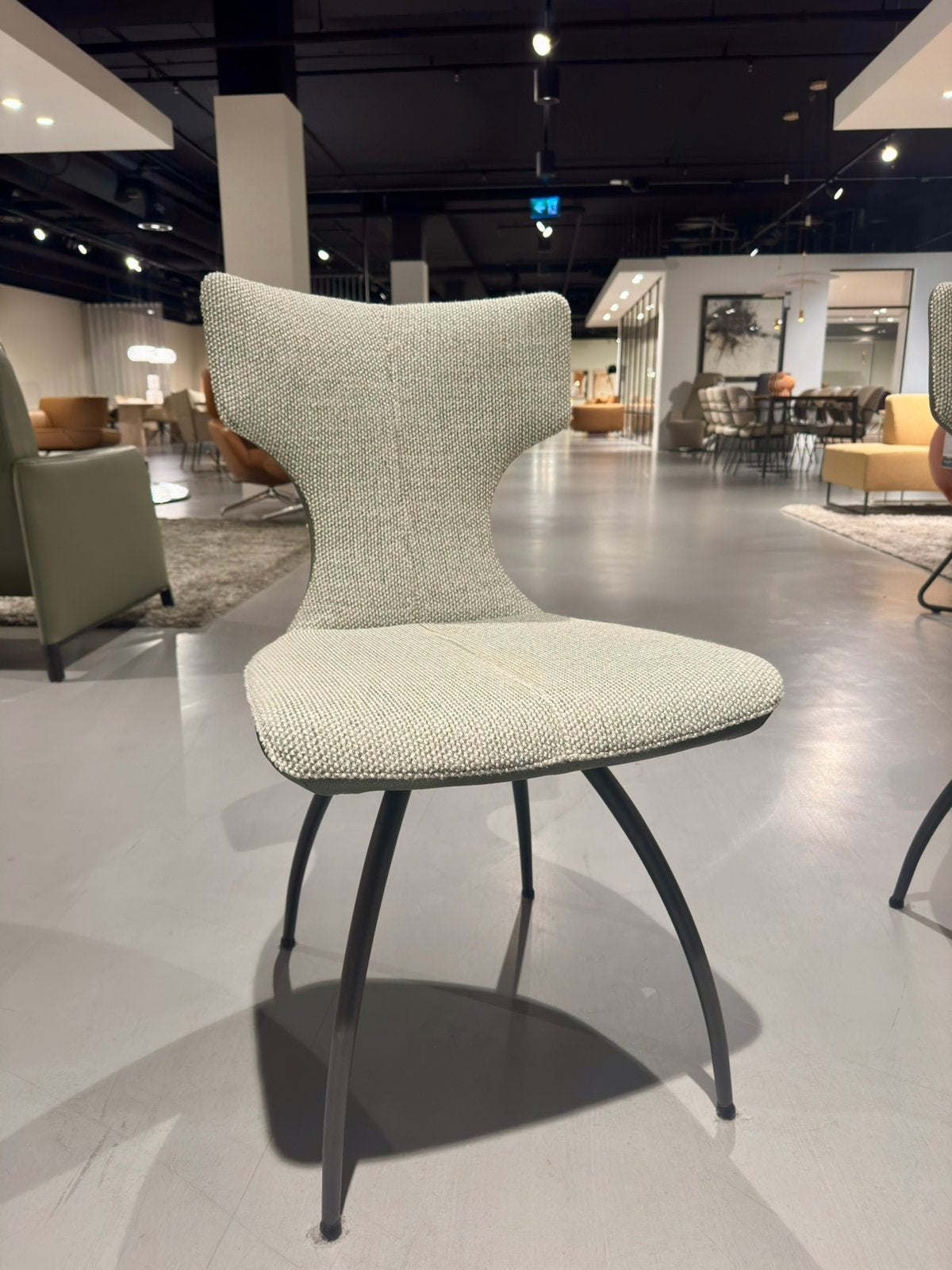 Leolux Callas eetkamerstoelen (4 stuks) – Showroommodel, Huis en Inrichting, Stoelen, Ophalen, Overige kleuren, Nieuw, Vier
