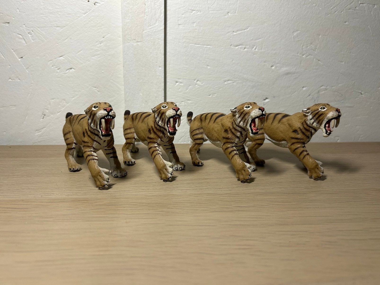 Safari ltd sabeltandtijger, Ophalen of Verzenden, Zo goed als nieuw, Paard, Beeldje of Figuurtje