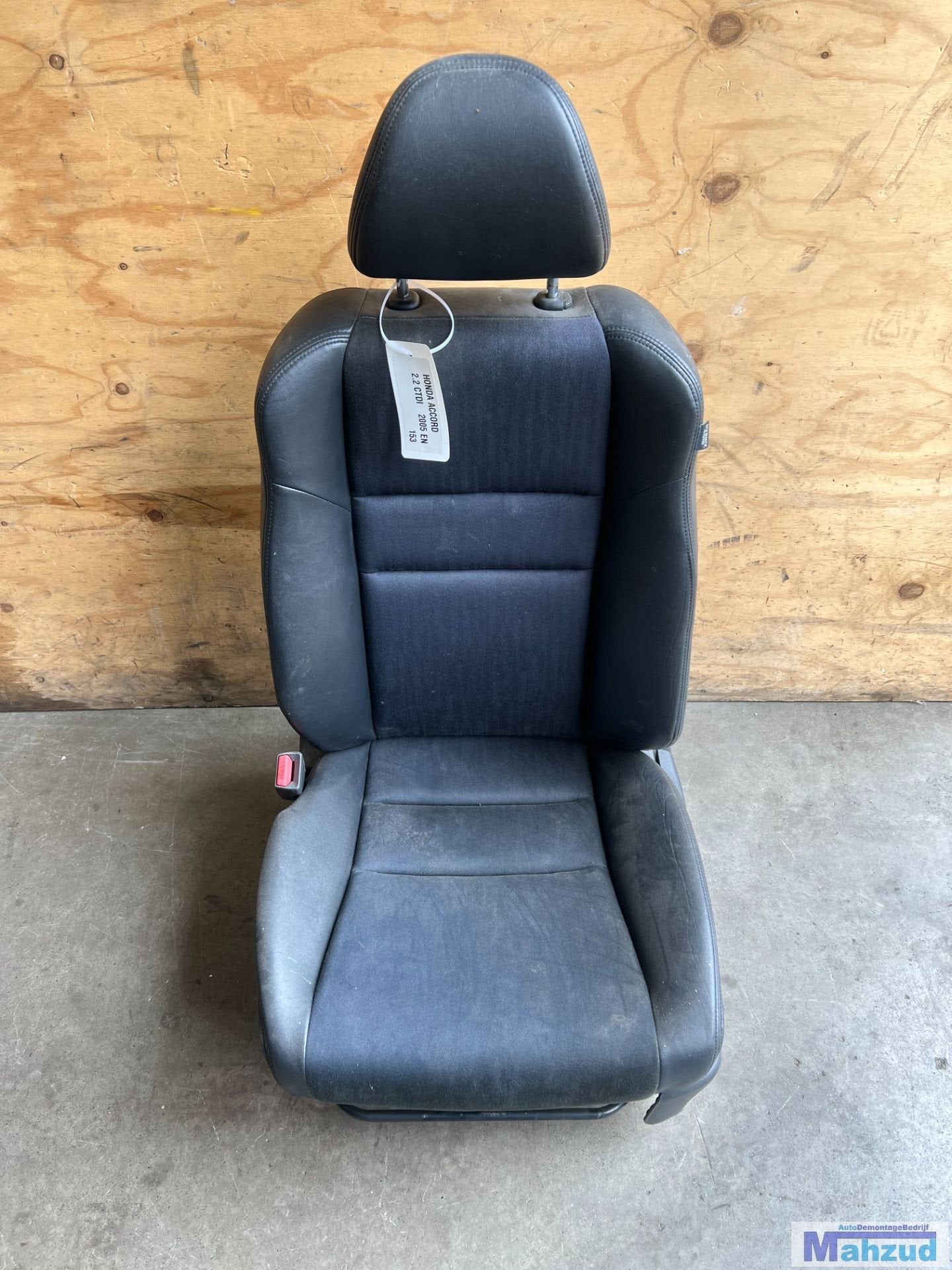 HONDA ACCORD 7 half LEER links stoel bestuurdersstoel 2003-2, Gebruikt, Info@honda.co.jp, Ophalen of Verzenden, Minami-Aoyama 2-chome 1-1
107-8556  Tokyo