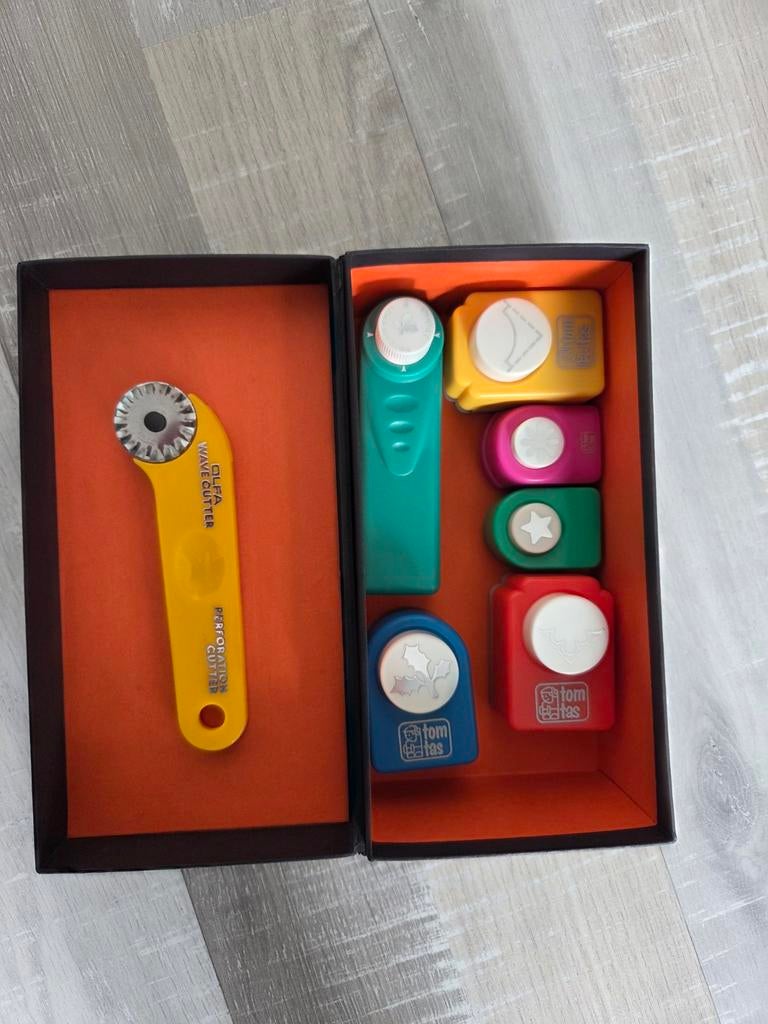 Tom Tas ponsen - Vlijmscherp en als nieuw, Geschikt voor snijden, Gereedschap of Toebehoren, Meerkleurig, Ophalen of Verzenden