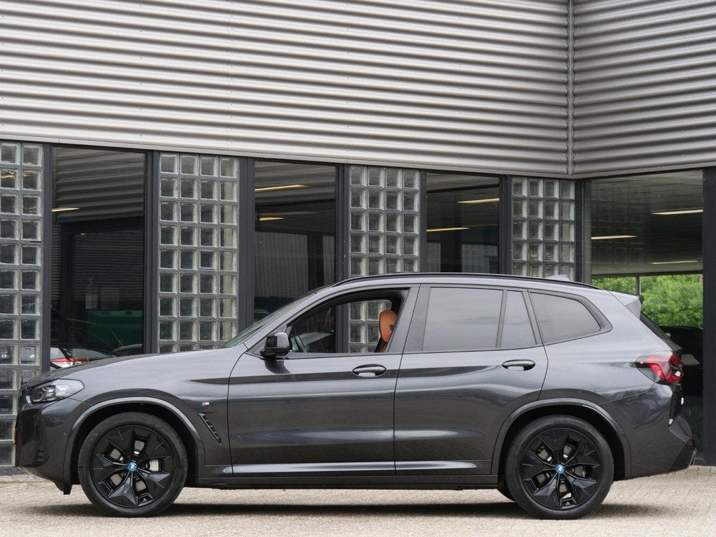 BMW iX3 LCI 80kWh/ M-SPORT/ PANORAMADAK/ LEER/ SHADOW-LINE/, Auto's, BMW, Automaat, Achterwielaandrijving, Gebruikt, 750 kg