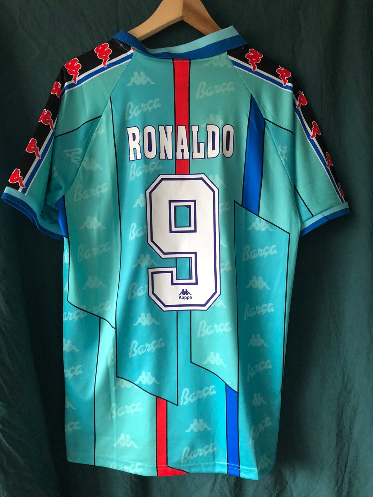 Ronaldo FC Barcelona retro voetbalshirt maat M, Ophalen of Verzenden, Zo goed als nieuw, Shirt