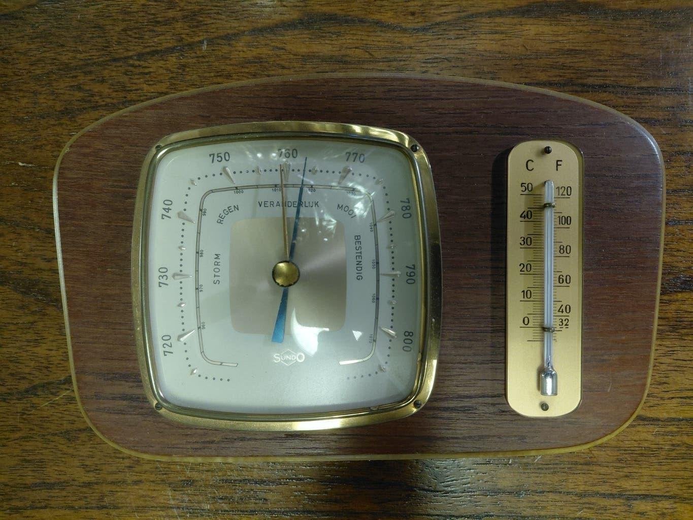 Vintage Barometer en Thermometer Sundo, Ophalen of Verzenden, Gebruikt, Barometer