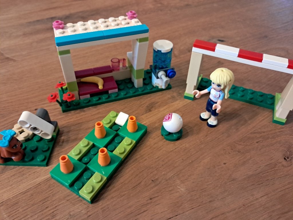 Lego Friends Stephanie's voetbaltraining, Lego, Inclusief instructies, Ophalen of Verzenden, Zo goed als nieuw
