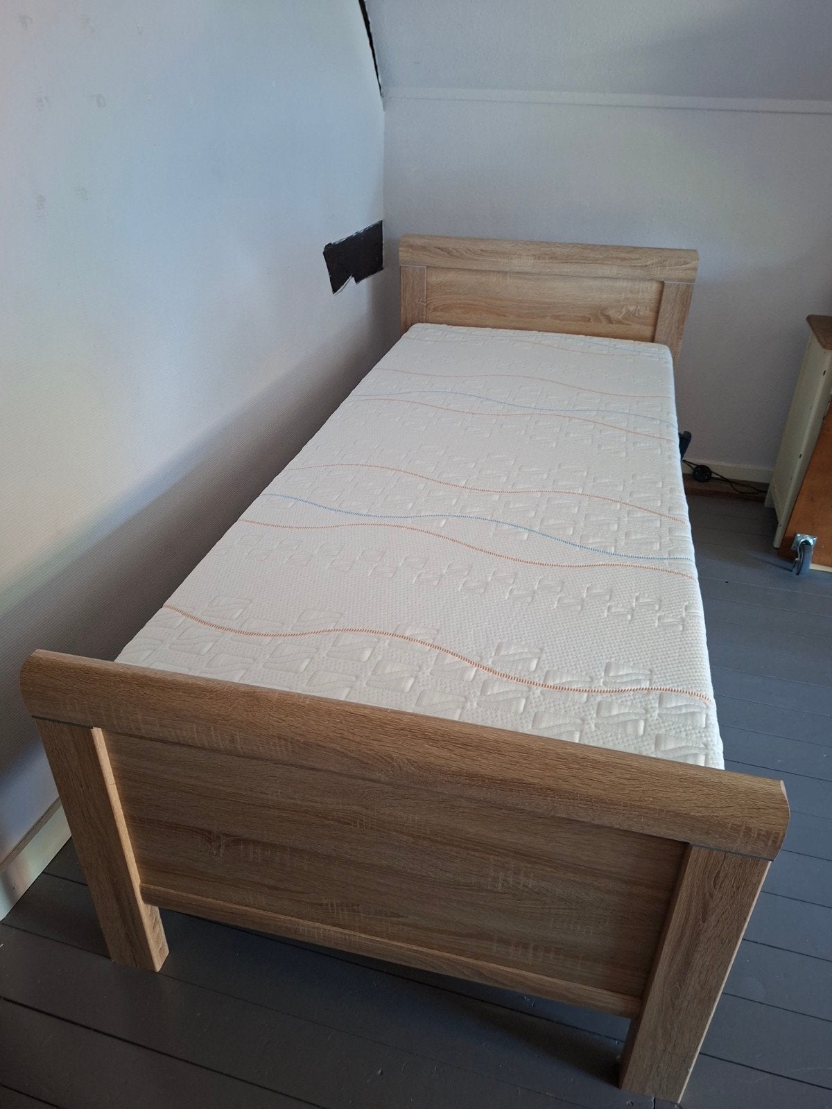 Seniorenbed met elektrisch verstelbare bedbodem, Ophalen, Verstelbaar, 90 cm, Eenpersoons