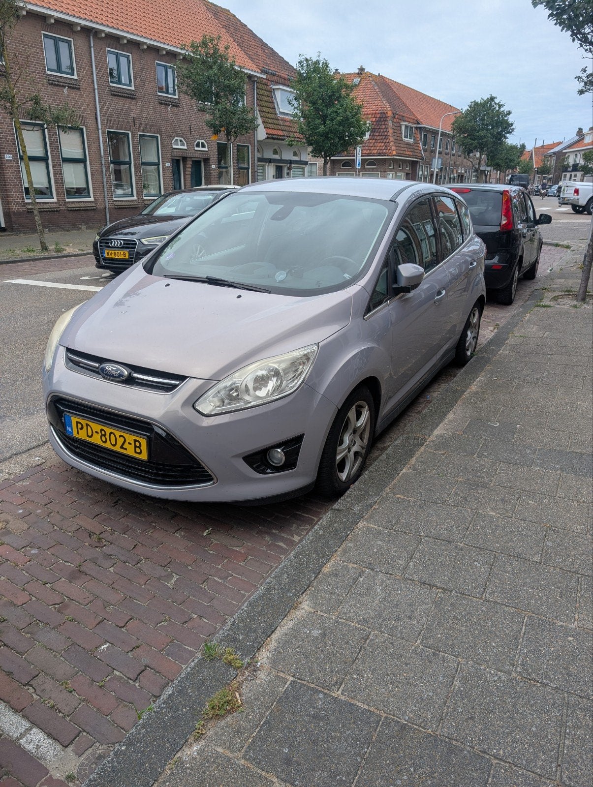 Ford 2011 Grijs, Voorwielaandrijving, 1596 cc, Zwart, 4 cilinders