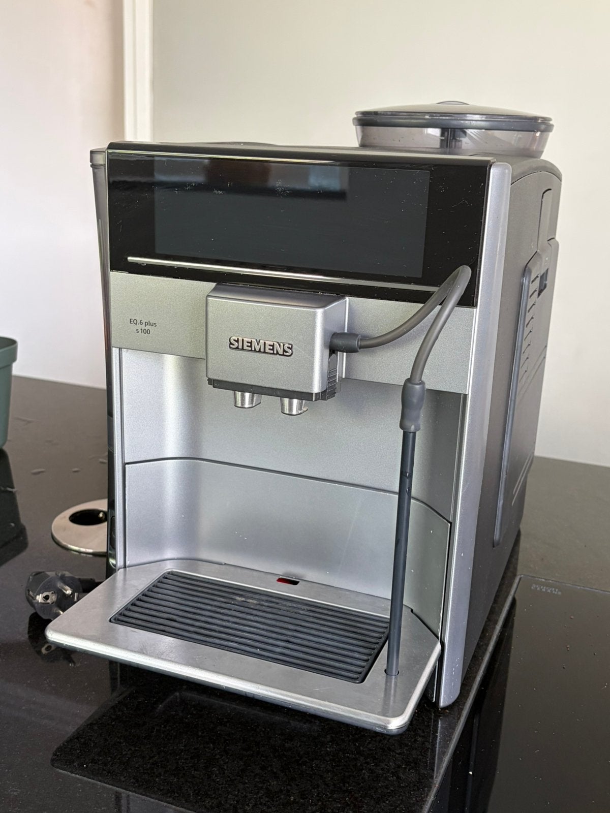 Siemens EQ.6 plus s100 volautomatische espressomachine, Ophalen, Afneembaar waterreservoir, Gebruikt, Espresso apparaat