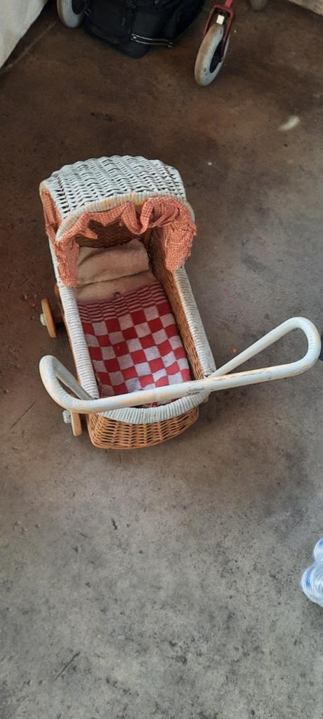Vintage rieten kinderwagen met geruite deken, Ophalen, Gebruikt, Kinderwagen, Overige merken