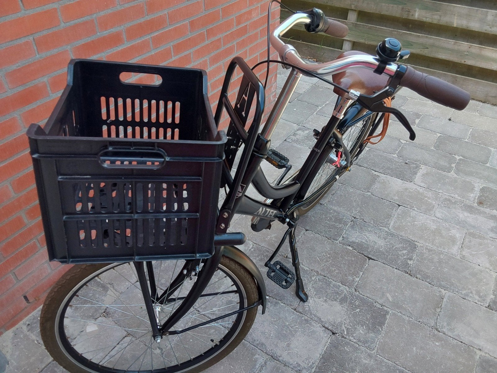 Bijna nieuwe meisjesfiets Altec, 3 versnellingen, 22inch, f, Ophalen, Terugtraprem, Versnellingen, Zo goed als nieuw
