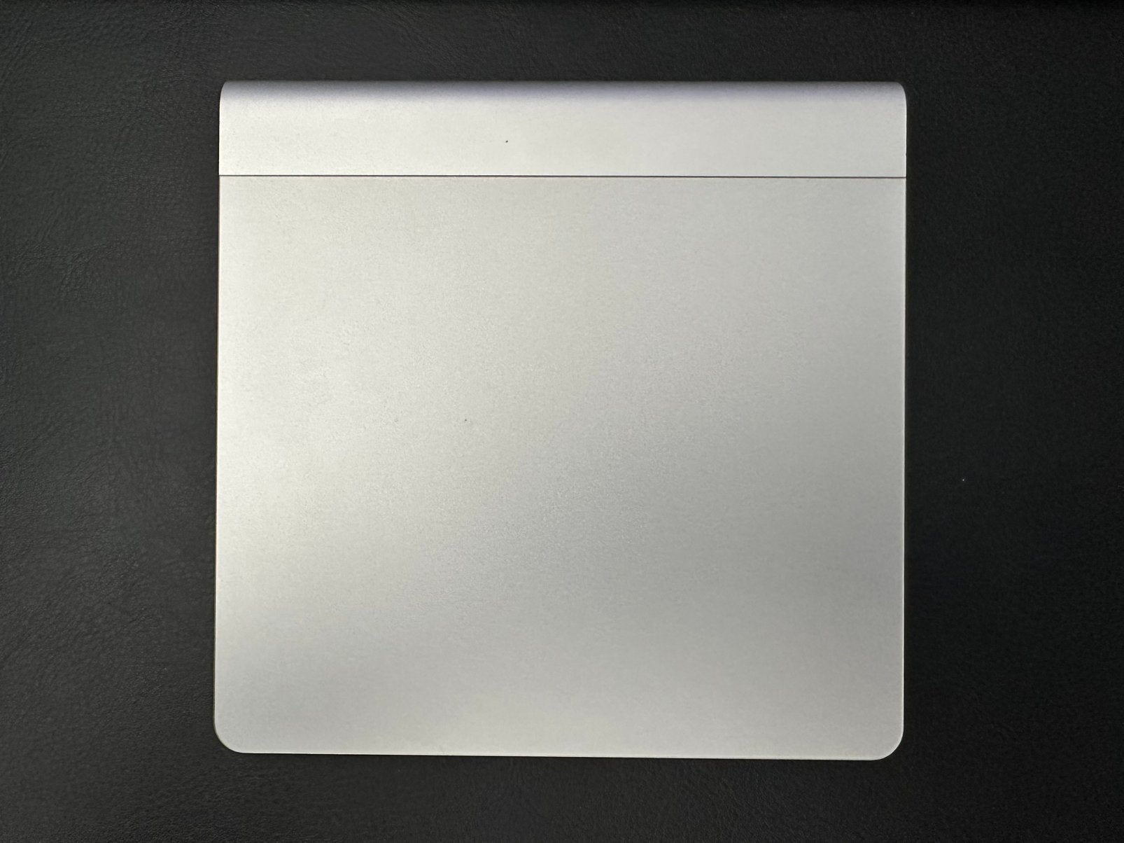 Apple Magic Trackpad 1e generatie A1339, Minder dan 50 cm, Ophalen of Verzenden, Zo goed als nieuw, Minder dan 100 cm