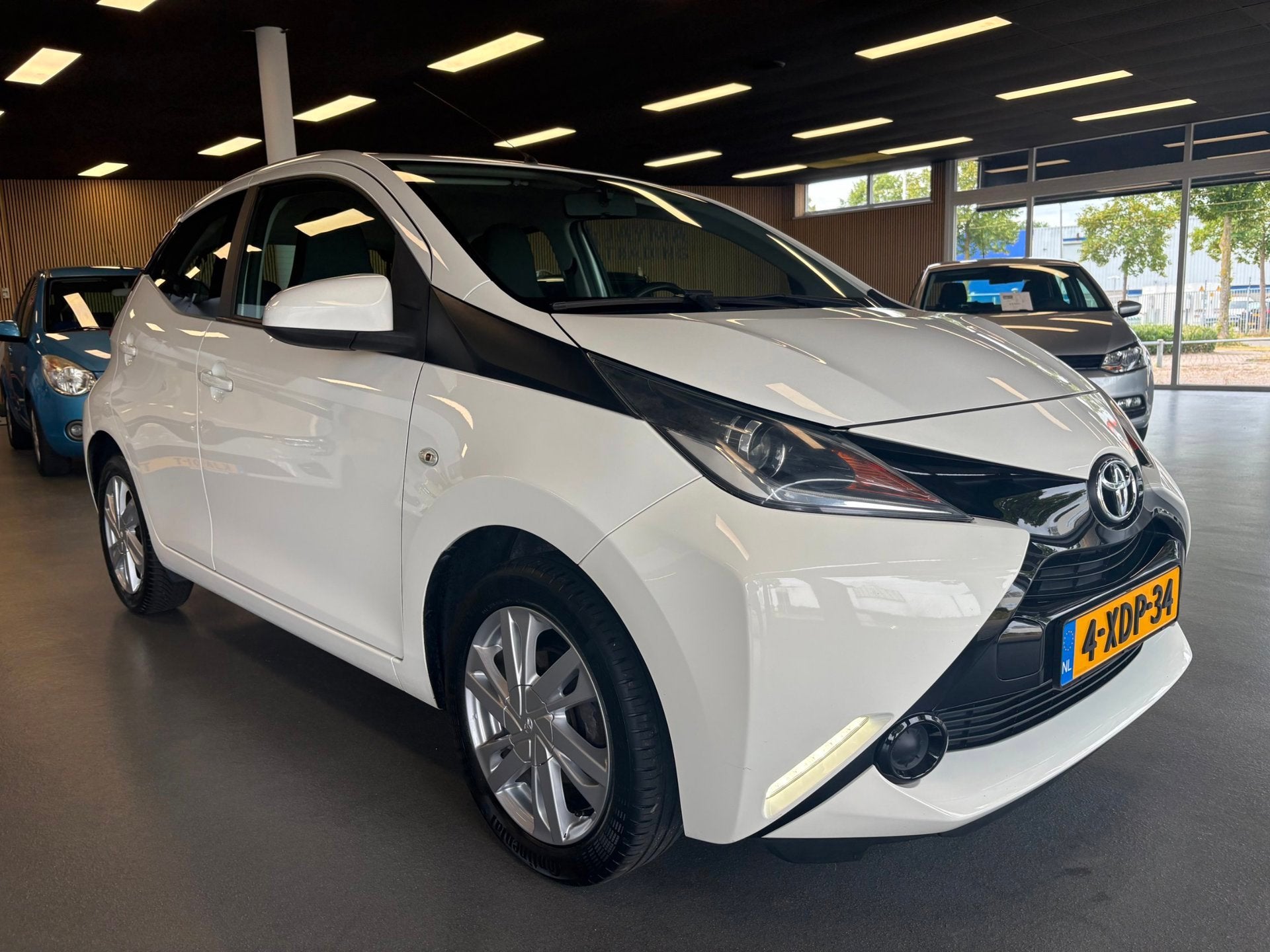 Toyota Aygo 1.0 VVT-i x-play, Voorwielaandrijving, Euro 5, Stof, Gebruikt