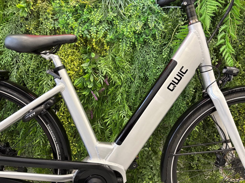 QWIC Inter Essential – MIDDENMOTOR - 540Wh - Slechts 400km, Niet ingevuld, Qwic, Niet ingevuld, Ophalen of Verzenden