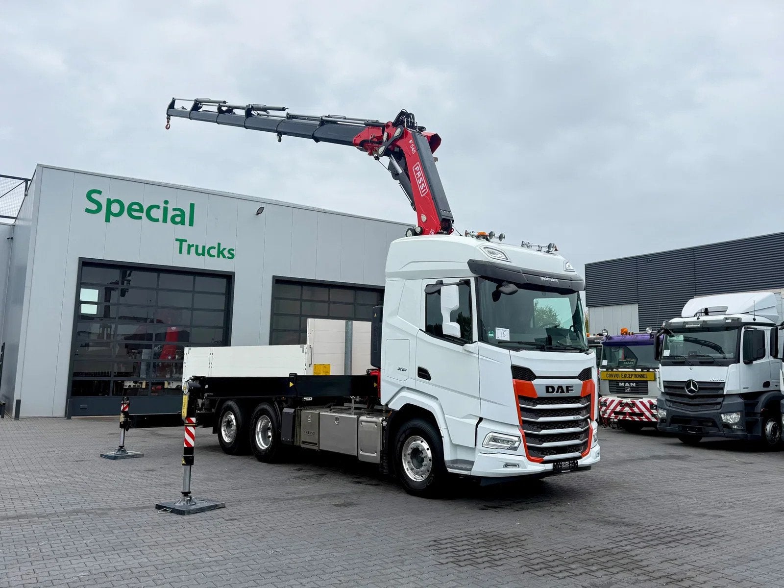 DAF XF 530 FAN / 6x2 / Euro 6 E / Fassi F545RA.2.26 XE-DYNAM, Automaat, Wit, Leder, Bedrijf