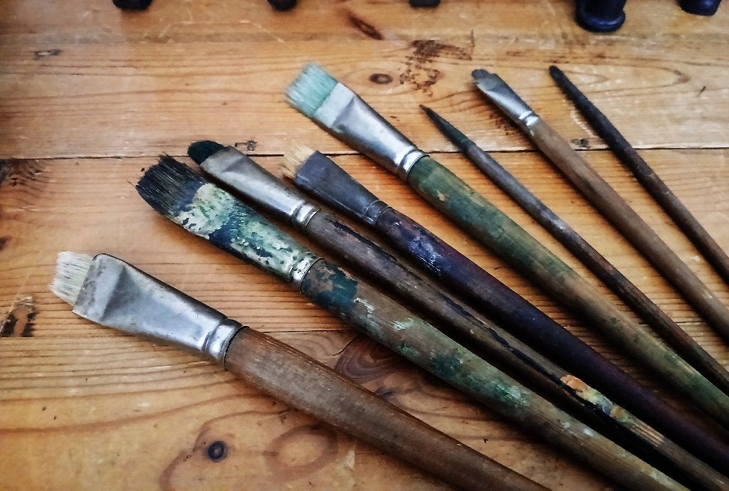Oude verfkwasten ter decoratie curiosa, Ophalen of Verzenden