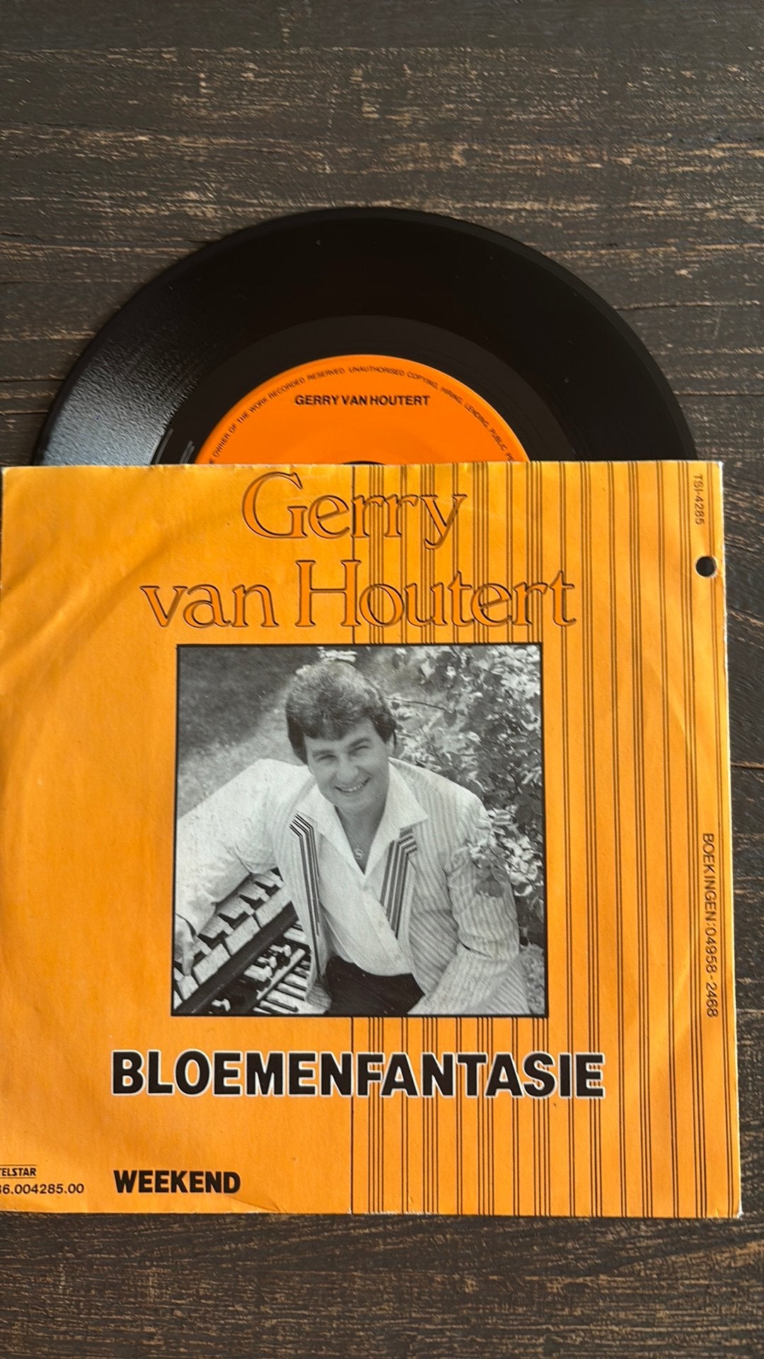 Gerry van Houtert - Bloemenfantasie, Ophalen of Verzenden, Zo goed als nieuw, Nederlandstalig