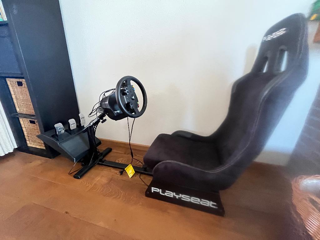 Playseat, Spelcomputers en Games, Spelcomputers | Xbox | Accessoires, Ophalen, Zo goed als nieuw, Stuurtje of Sportattribuut, Xbox One
