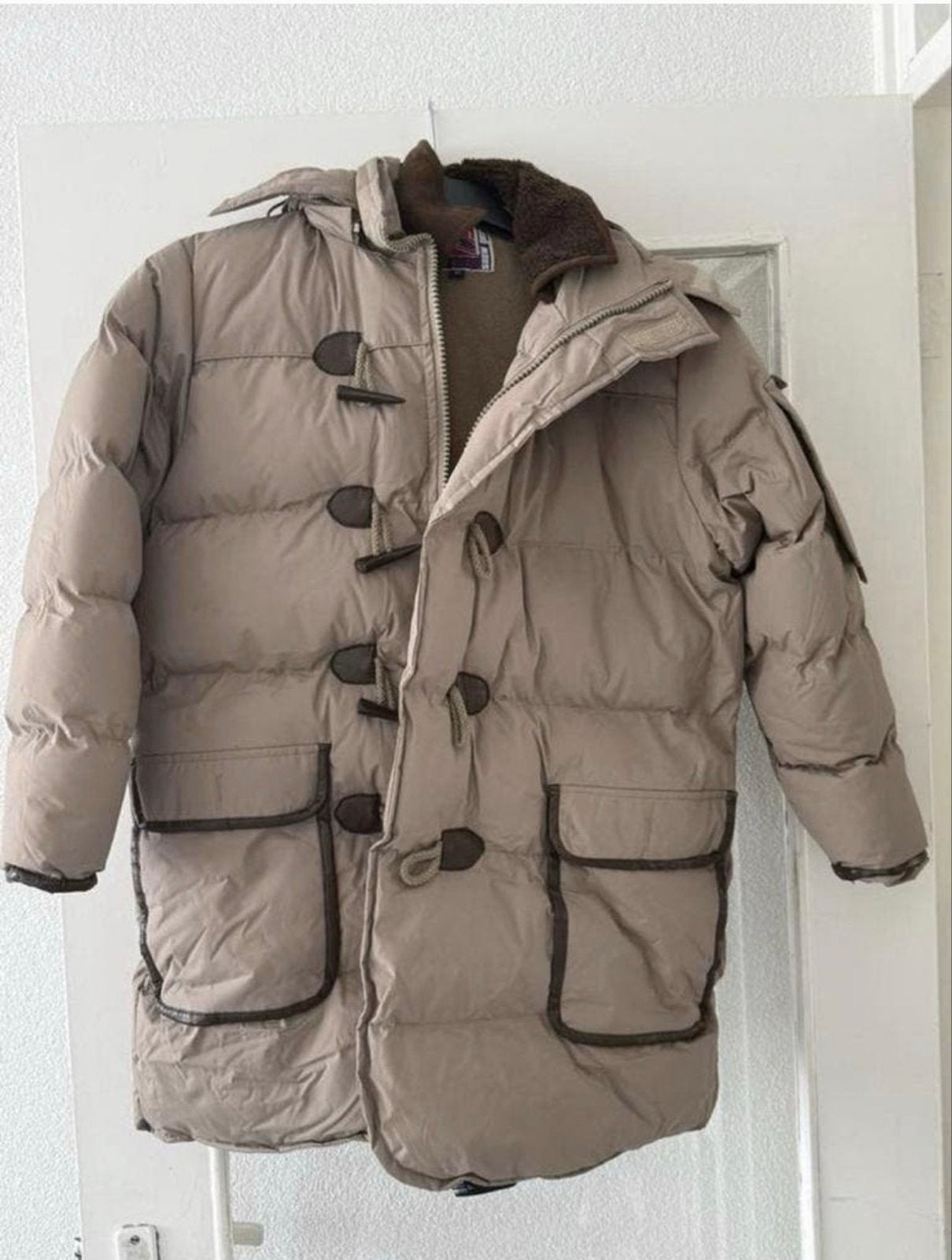Warme Kinderjas met capuchon en toggle sluiting, Ophalen of Verzenden, Gebruikt, Jongen of Meisje