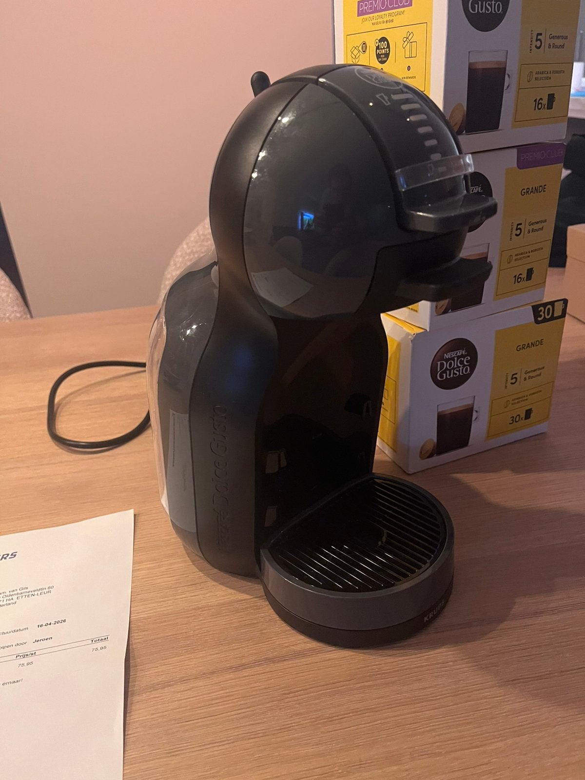 Dolce Gusto Mini Me Black, Ophalen of Verzenden, Zo goed als nieuw, Koffiemachine, Koffiebonen
