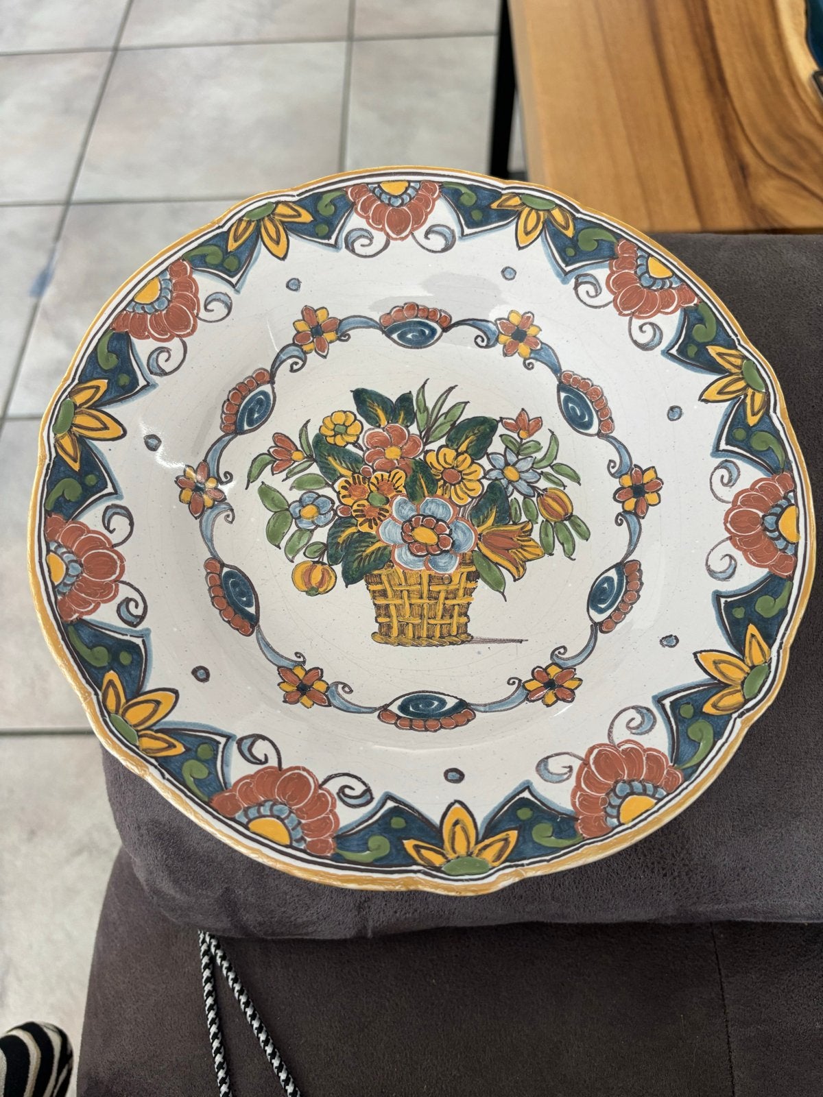 Makkum Aardewerk Wandbord met Bloemenmand Decor, Ophalen of Verzenden