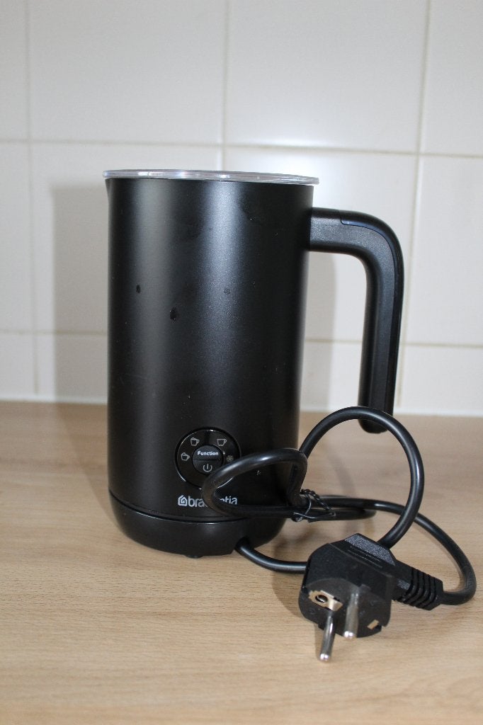 NIEUW: Brabantia BBEK1047 Melkopschuimer *Nooit gebruikt!!*, Witgoed en Apparatuur, Melkopschuimers, Ophalen, Nieuw, Elektrische melkopschuimer
