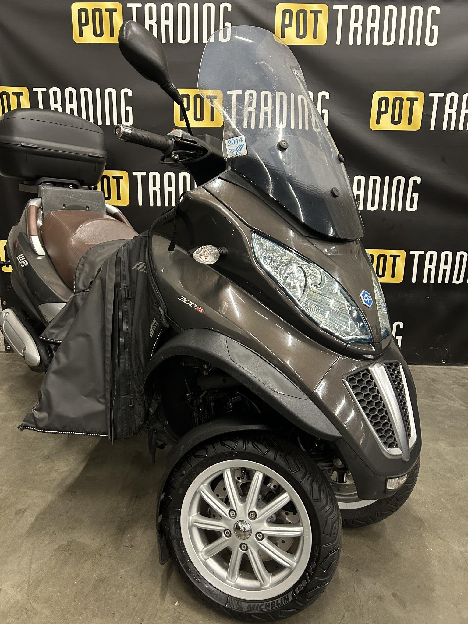 PIAGGIO MP3 300 LT 2014 AUTORIJBEWIJS 3MND GARANTIE, Auto's, Stof, Gebruikt, Overige carrosserieën, Overige brandstoffen