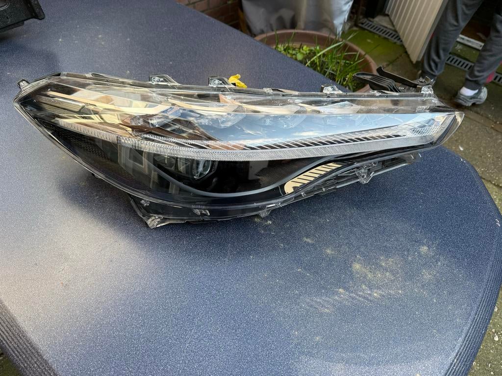 Toyota Corolla Cross koplamp rechts, Auto-onderdelen, Verlichting, Ophalen, Gebruikt, Toyota
