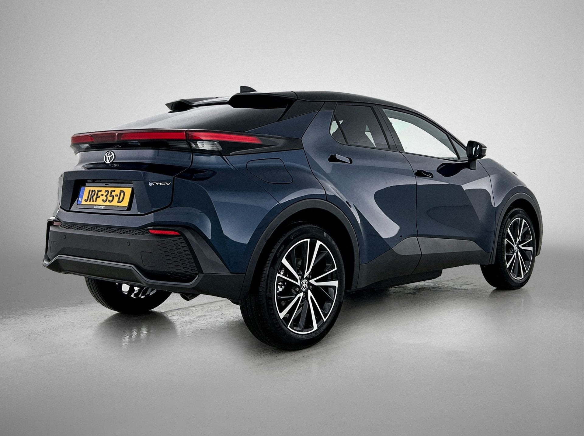 Toyota C-HR 2.0 Plug-in Hybrid 220 Executive Demo (bj 2025), Auto's, Toyota, 12 maanden, 725 kg, 4 cilinders, Leder en Stof