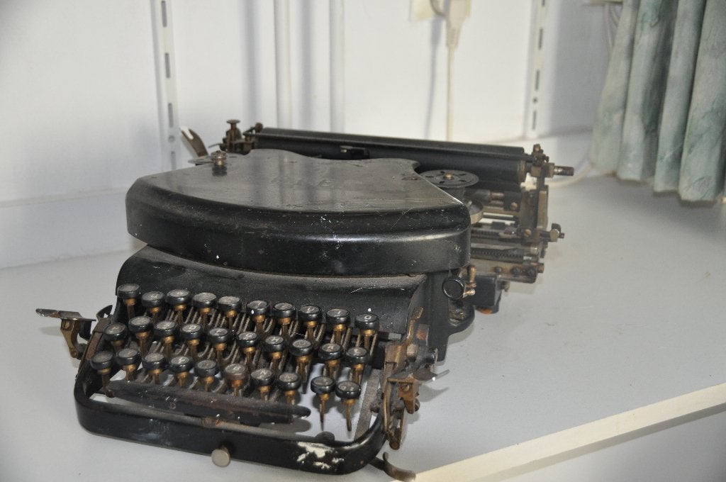 Vooroorlogse typmachine, Ophalen