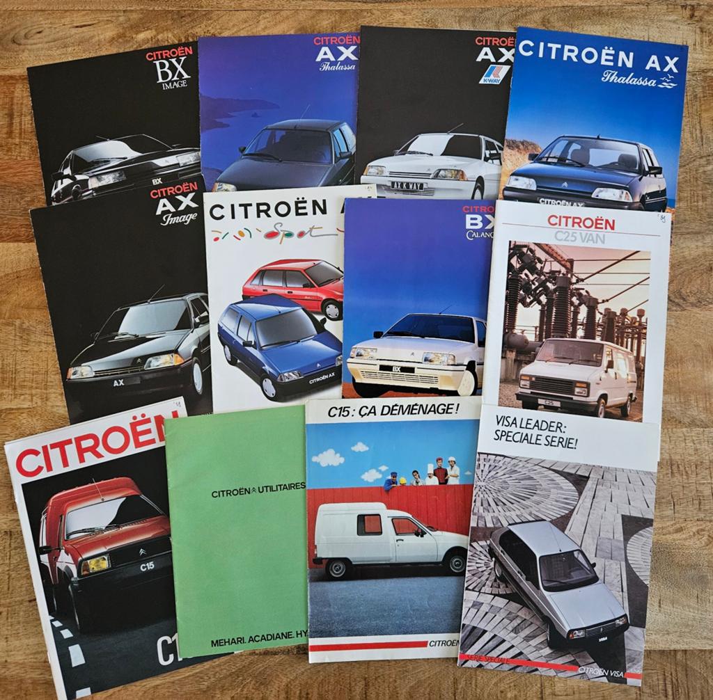 35 Citroën Brochures, veel Buitenlands, Ophalen of Verzenden, Zo goed als nieuw, Citroën