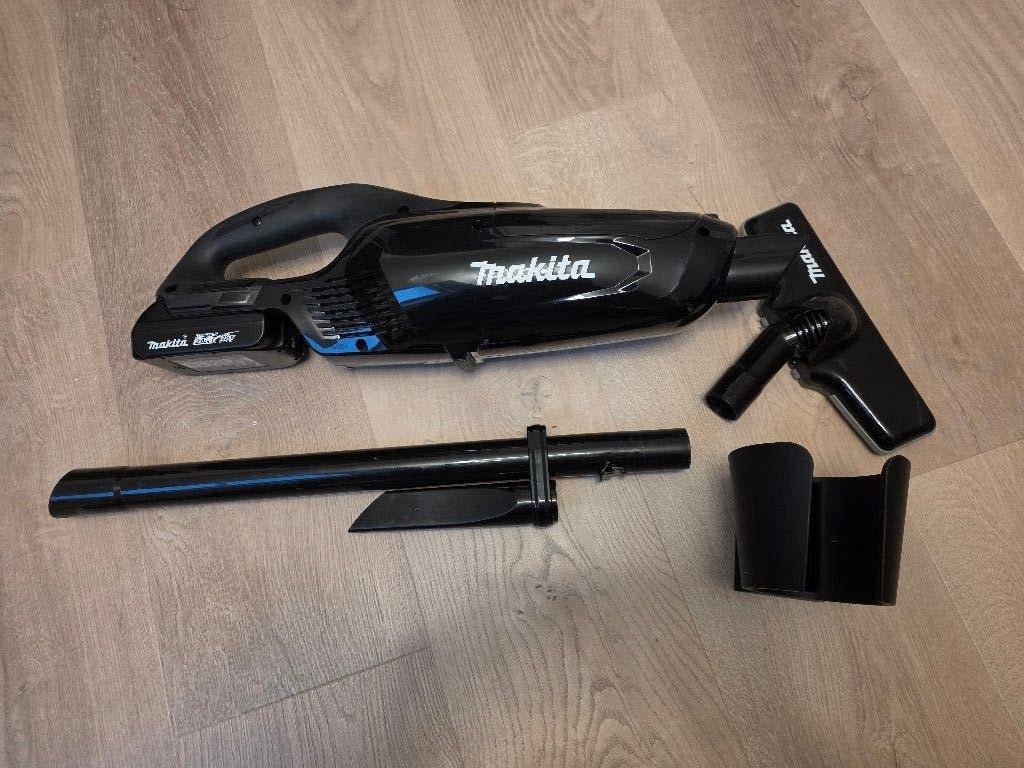 Makita DCL282F steelstofzuiger+2.0 ah batterij & Wandhouder, Witgoed en Apparatuur, Gebruikt, Draadloos, Minder dan 1200 watt